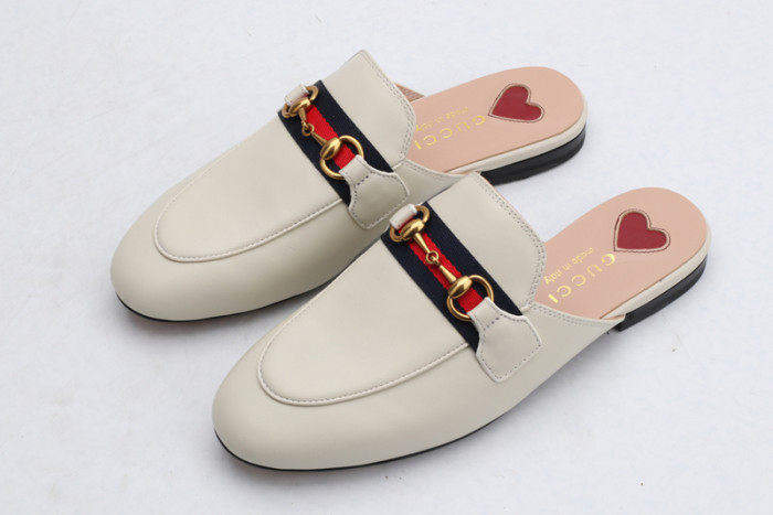 guc loafer