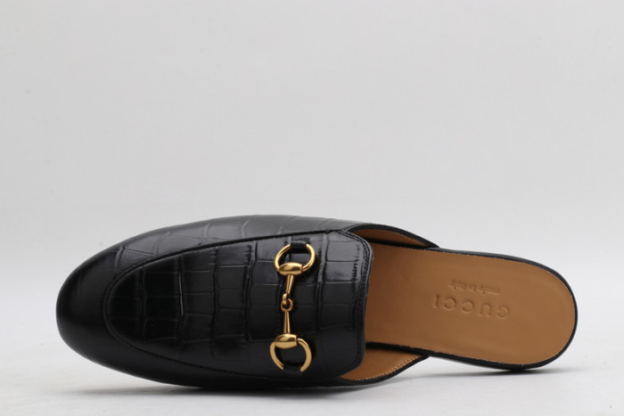 guc loafer