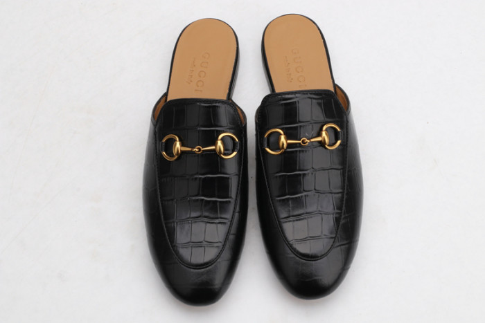 guc loafer