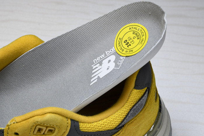 new Ba1an*e 992 yellow grey m992bb