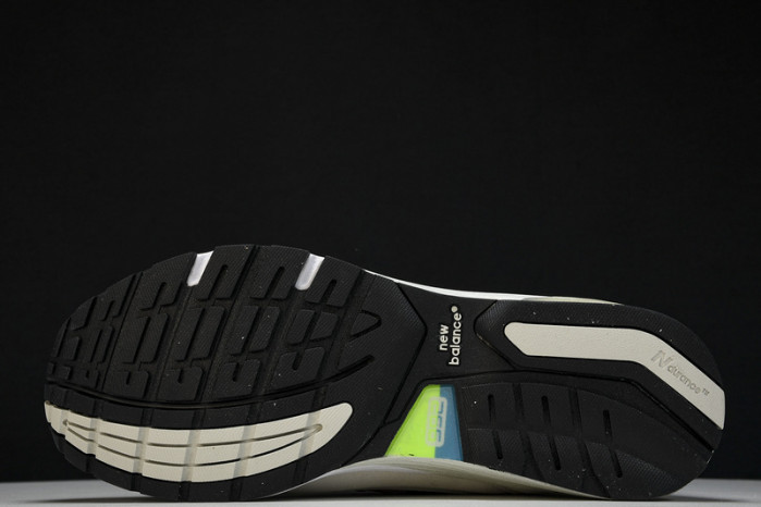 new Ba1an*e 992 white neon cyan m992da