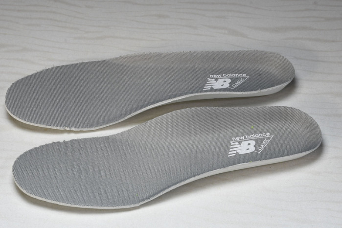 new Ba1an*e 992 white neon cyan m992da