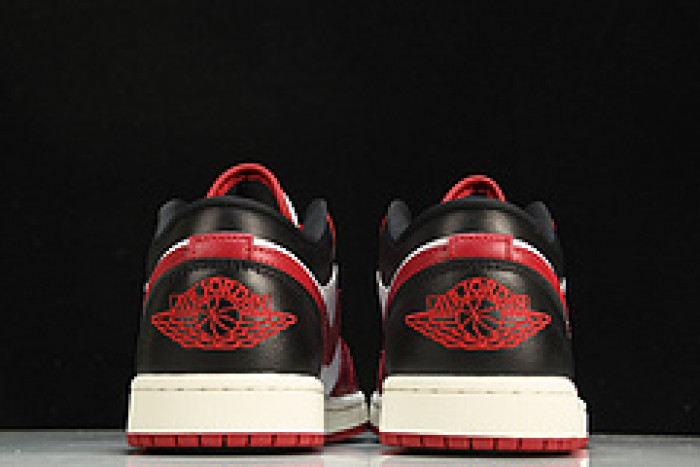 jordan 1 retro low reverse black toe dc0774-160