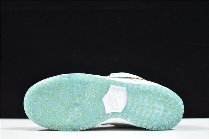 sean cliver x nike sb dunk low dc9936-100