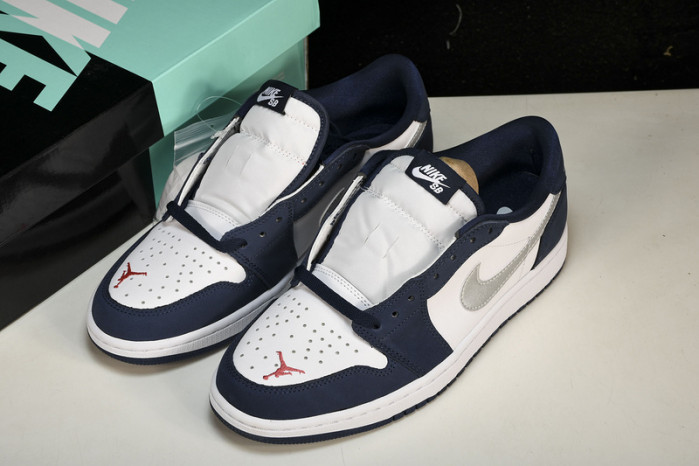 jordan 1 low sb midnight navy cj7891 400
