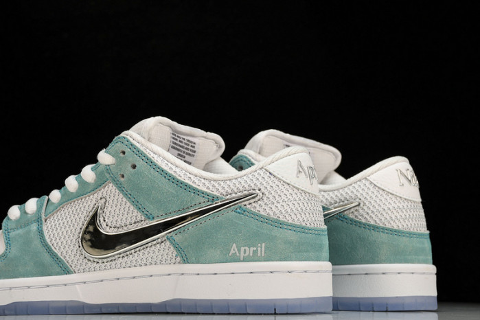 nike sb dunk low april skateboards fd2562-400