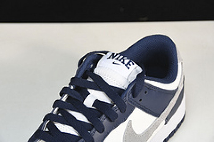 nike dunk low summit white midnight navy fd9749-400