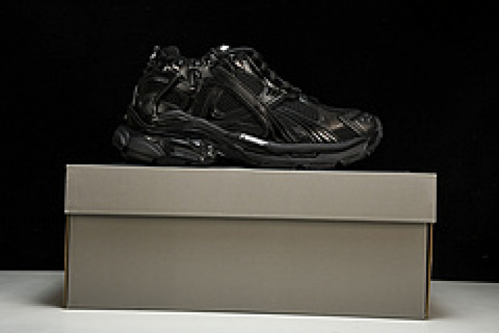 BL RUNNER SNEAKERS (GLOSSY) W3RNY-0135