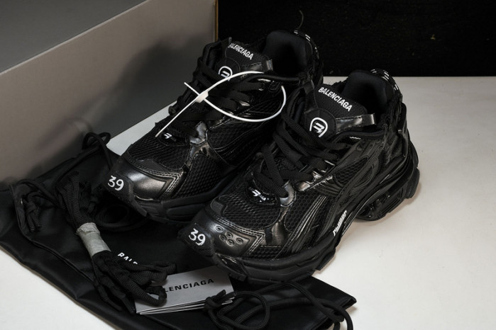 BL RUNNER SNEAKERS (GLOSSY) W3RNY-0135