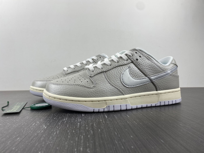 nike dunk low metallic silver dx3197-095