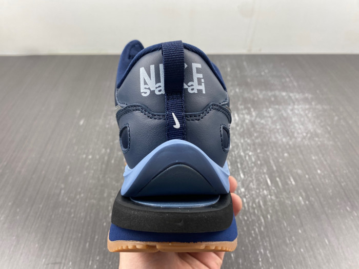 sacai x vaporwaffle dd1875-700