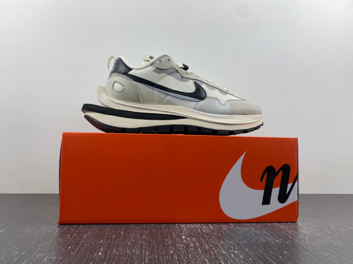 sacai x vaporwaffle dd1875-101