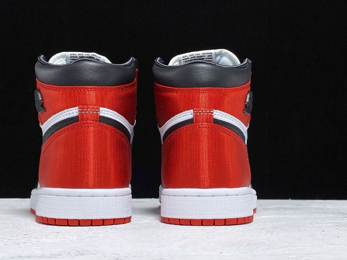 jordan 1 retro high satin black toe - cd0461-016