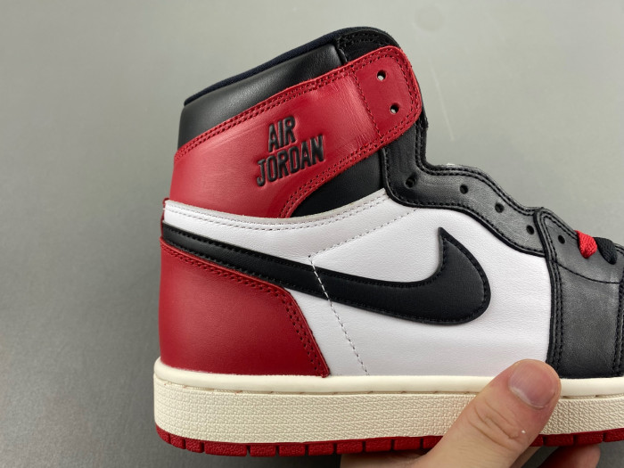 air jordan 1 high og “black toe reimagined” dz5485-106