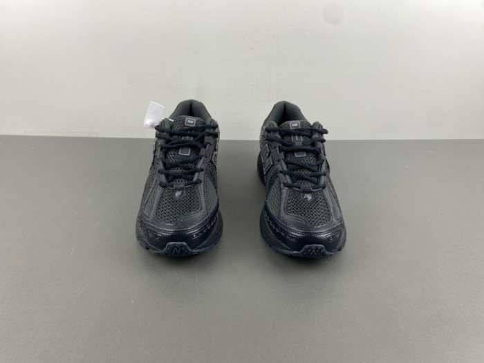 new Ba1an*e 1906r black metallic silver m1906rjb