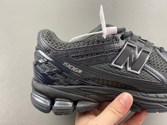 new Ba1an*e 1906r black metallic silver m1906rjb