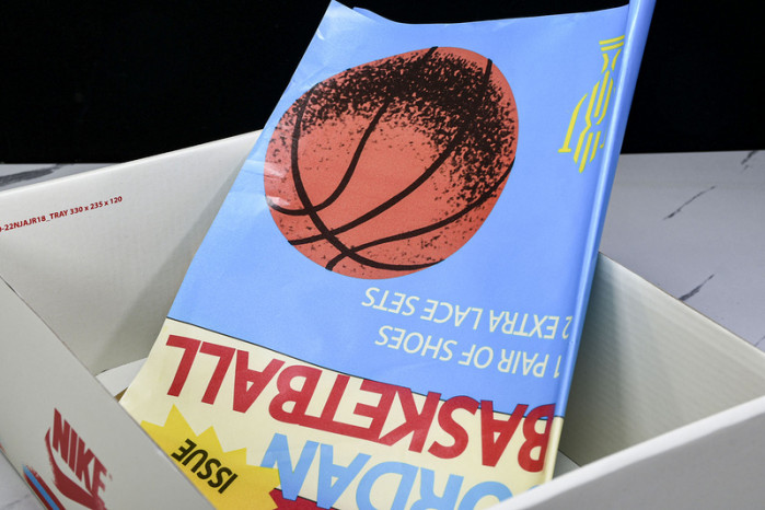 trophy room x air jordan 1 low og “rookie card: home” hv6157-100