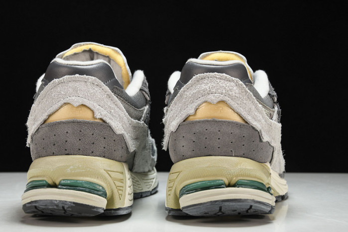 new Ba1an*e 2002r protection pack rain cloud m2002rda