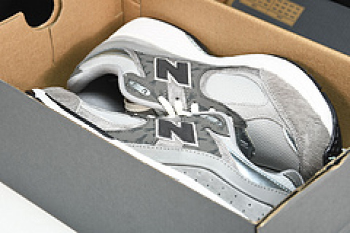 new Ba1an*e 2002r atmos grey rat m2002rat